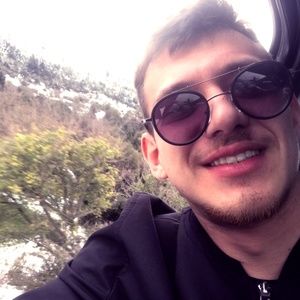 Meet your Posher, Dimitrios